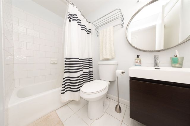 92 Brook St, Hudson, MA 01749