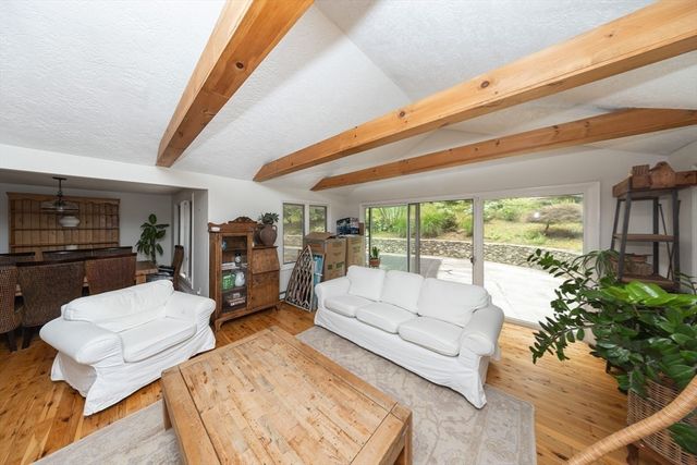 92 Brook St, Hudson, MA 01749