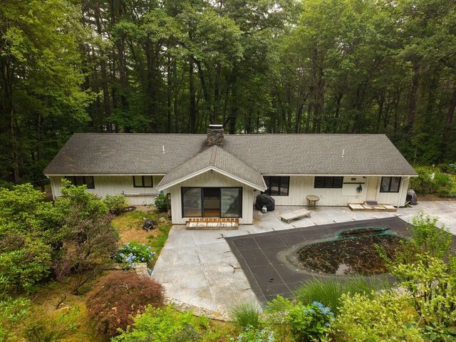 92 Brook St, Hudson, MA 01749