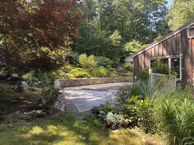 92 Brook St, Hudson, MA 01749