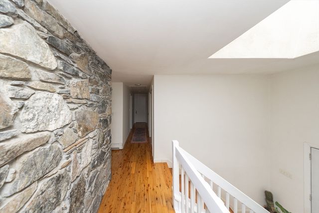 92 Brook St, Hudson, MA 01749