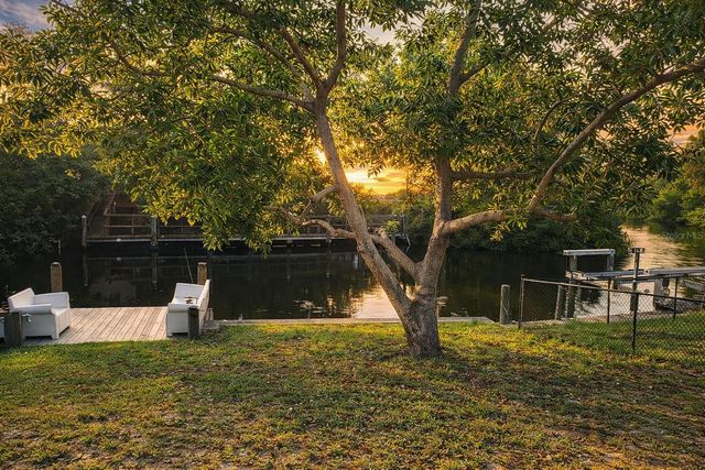 1901 UPPER COVE TERRACE, Sarasota, FL 34231