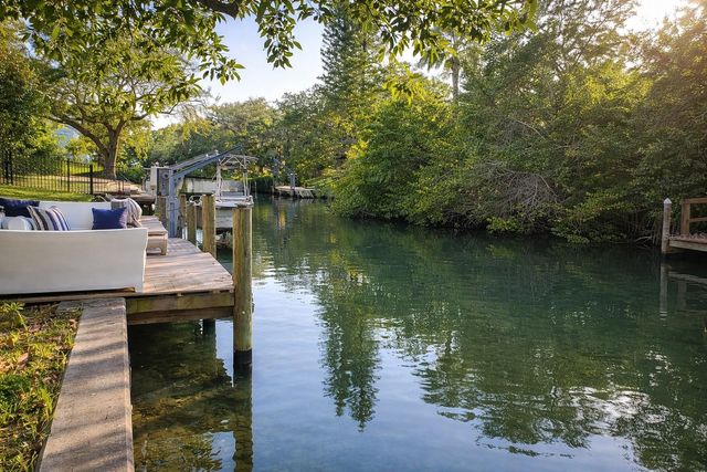 1901 UPPER COVE TERRACE, Sarasota, FL 34231