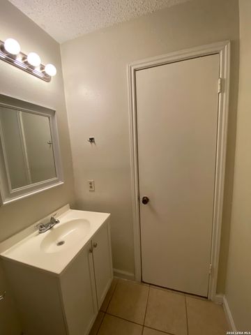 9943 ECHO PLAIN DR, San Antonio, TX 78245