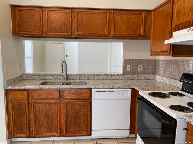 9943 ECHO PLAIN DR, San Antonio, TX 78245