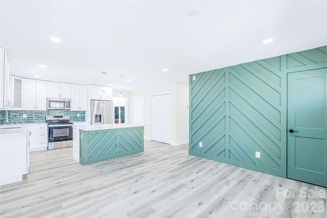 3623 Sargeant Drive, Charlotte, NC 28217