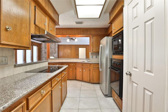 9110 Abbeydale Drive, Houston, TX 77031