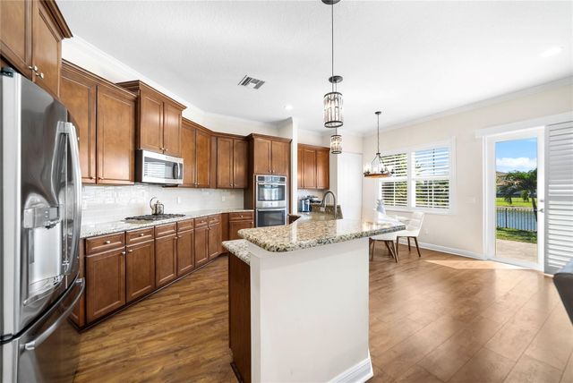 8550 Lakeside Bend, Parkland, FL 33076