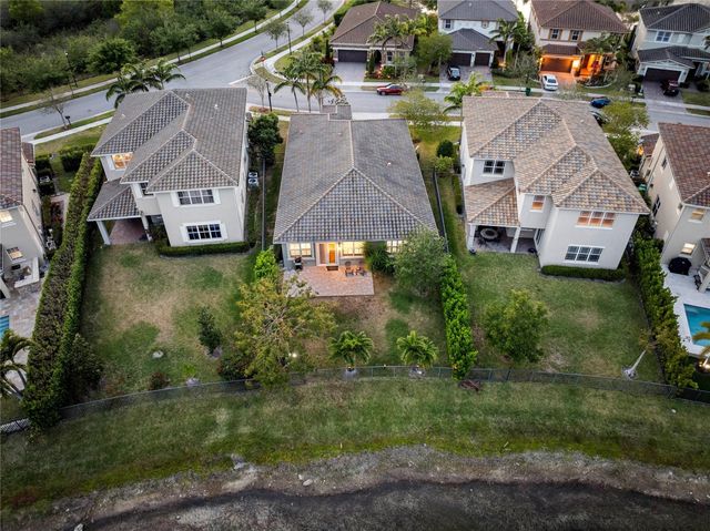 8550 Lakeside Bend, Parkland, FL 33076