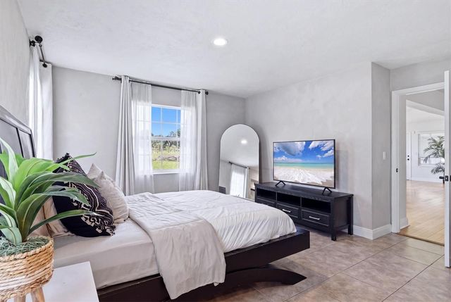 3810 HIDDEN RIVER ROAD, Sarasota, FL 34240