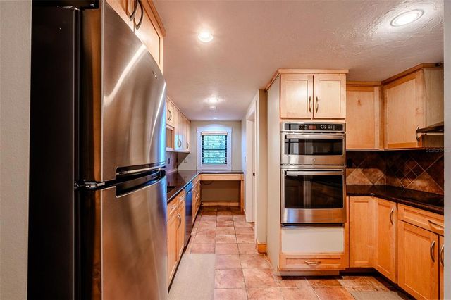 601 W OLD HWY 441 11B, Mount Dora, FL 32757