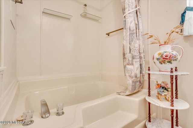 5840 W Flying W Street, Tucson, AZ 85713