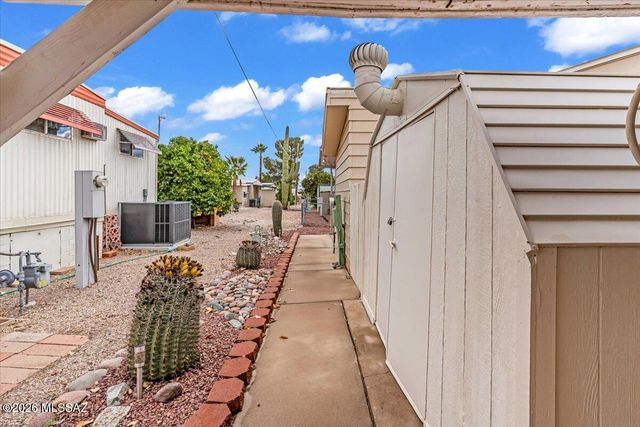 5840 W Flying W Street, Tucson, AZ 85713