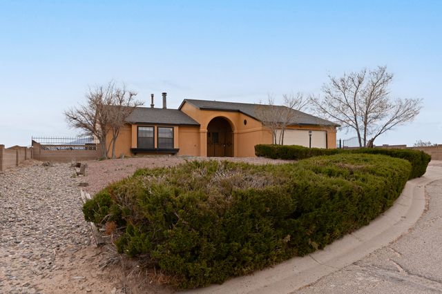 908 Riva Court NE, Rio Rancho, NM 87124