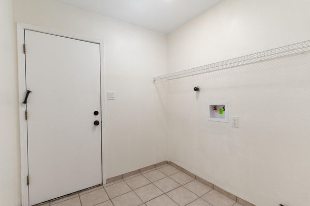 908 Riva Court NE, Rio Rancho, NM 87124