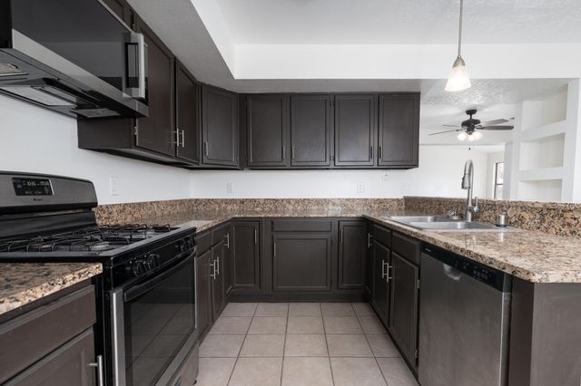 908 Riva Court NE, Rio Rancho, NM 87124