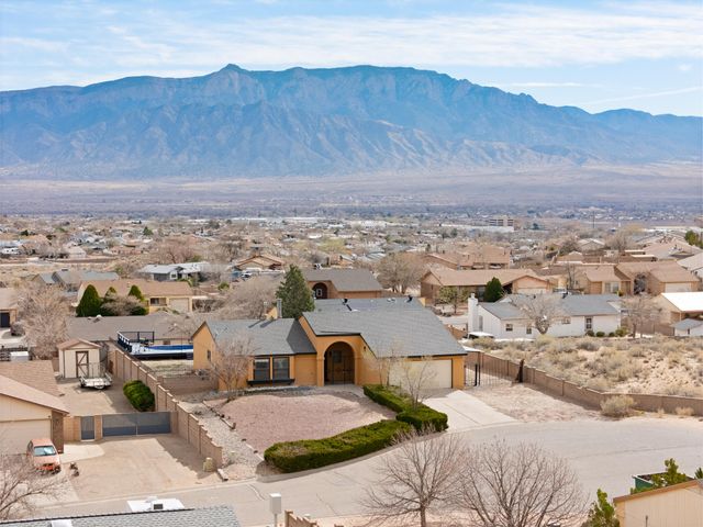 908 Riva Court NE, Rio Rancho, NM 87124