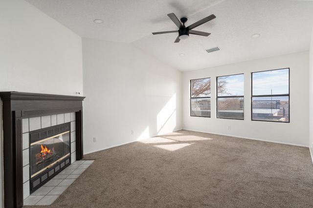 908 Riva Court NE, Rio Rancho, NM 87124