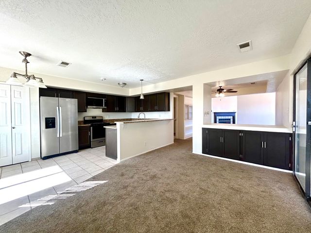 908 Riva Court NE, Rio Rancho, NM 87124