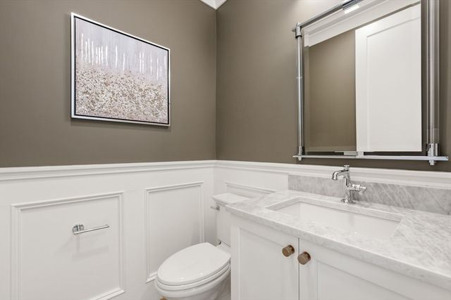 237 California St, Newton, MA 02456