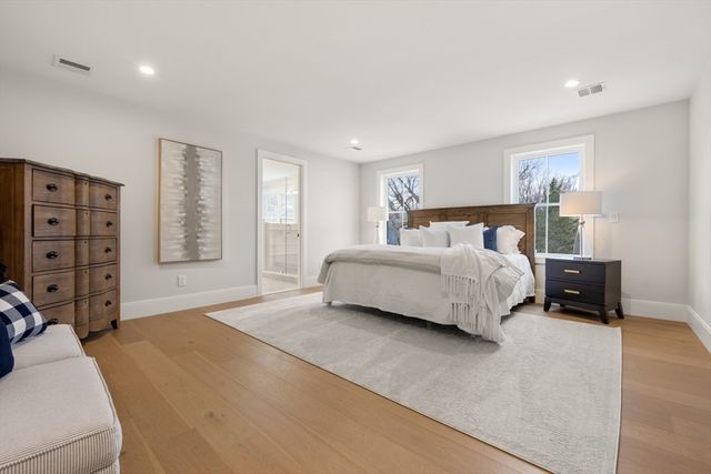 237 California St, Newton, MA 02456