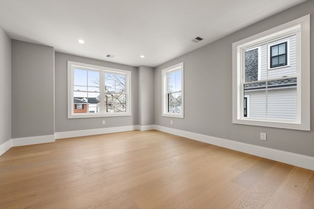 237 California St, Newton, MA 02456