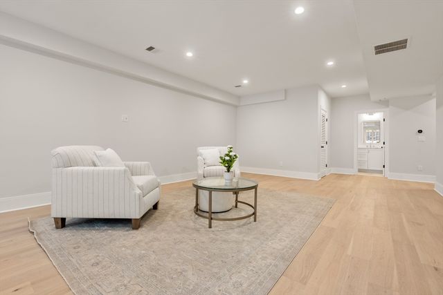 237 California St, Newton, MA 02456