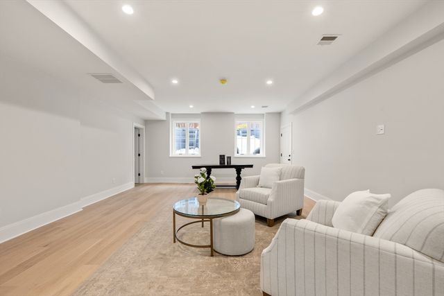 237 California St, Newton, MA 02456