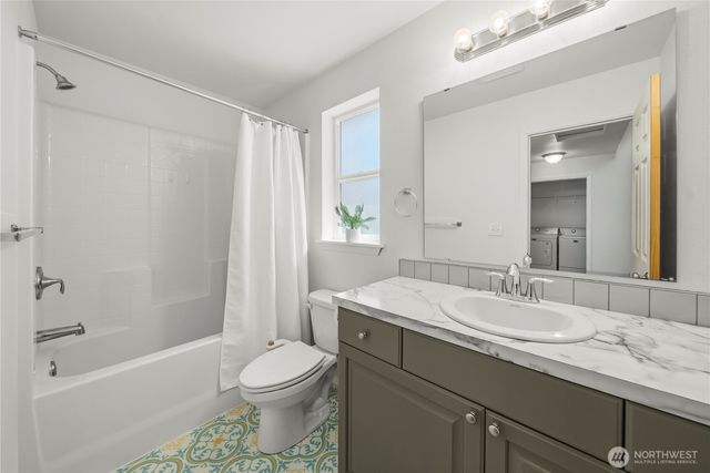 520 E Lakeshore Drive W, Shelton, WA 98584