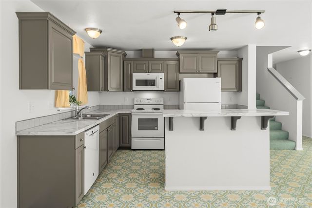 520 E Lakeshore Drive W, Shelton, WA 98584
