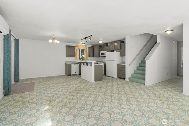 520 E Lakeshore Drive W, Shelton, WA 98584