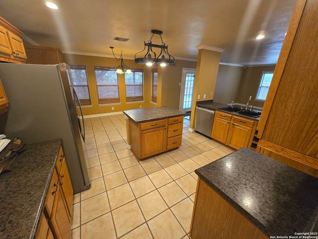 8007 Sunshine Trail, San Antonio, TX 78244