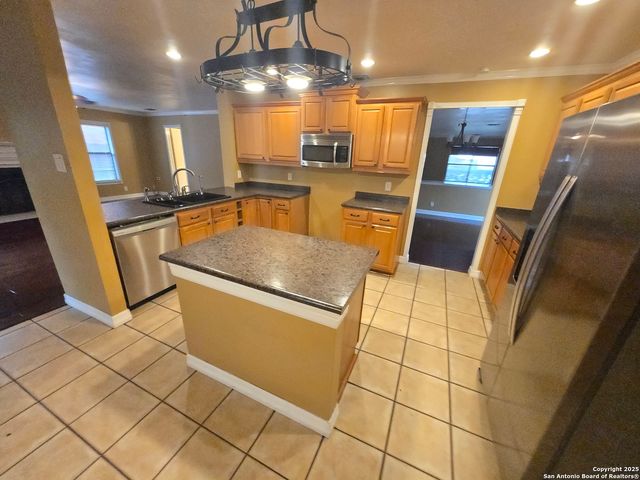 8007 Sunshine Trail, San Antonio, TX 78244