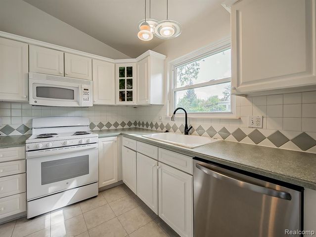42195 Park Ridge Road, Novi, MI 48375