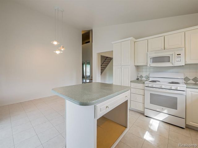 42195 Park Ridge Road, Novi, MI 48375