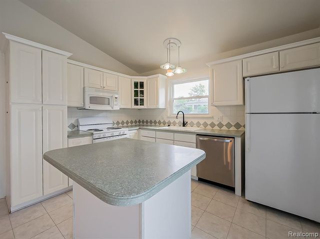 42195 Park Ridge Road, Novi, MI 48375