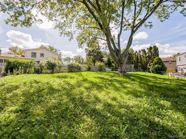 42195 Park Ridge Road, Novi, MI 48375
