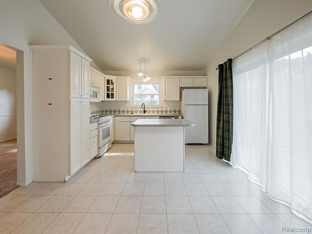 42195 Park Ridge Road, Novi, MI 48375