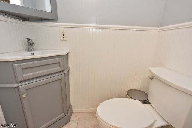 43 Overlook Ct, Ramsey Boro, NJ 07446