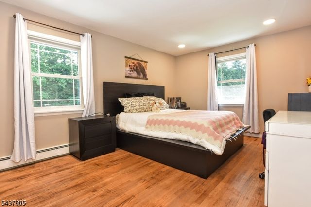 43 Overlook Ct, Ramsey Boro, NJ 07446