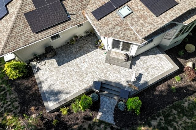 43 Overlook Ct, Ramsey Boro, NJ 07446