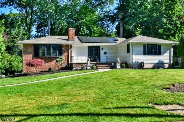 43 Overlook Ct, Ramsey Boro, NJ 07446