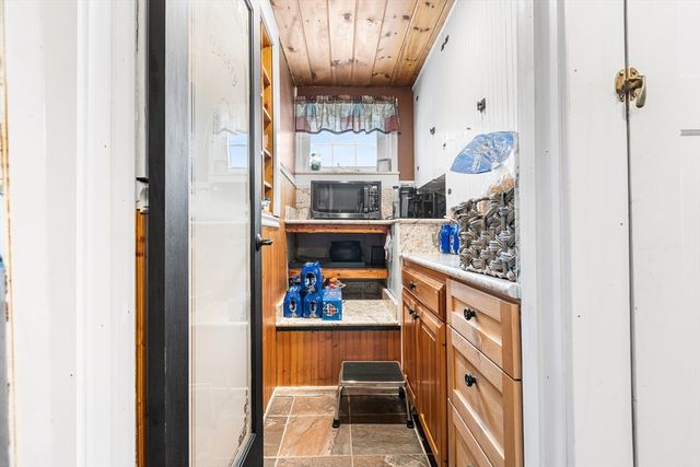 98 Pleasant St, Ayer, MA 01432