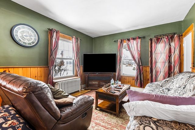 98 Pleasant St, Ayer, MA 01432