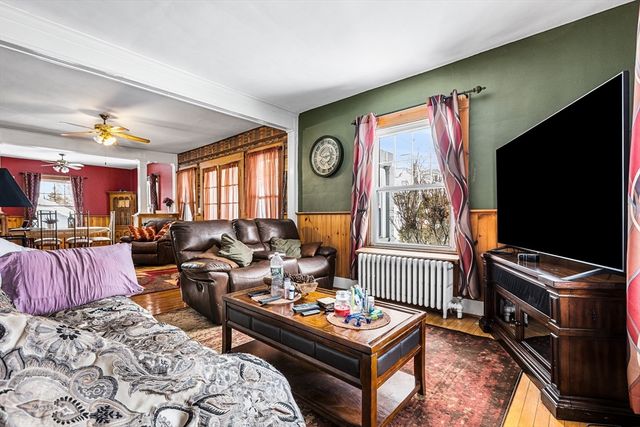 98 Pleasant St, Ayer, MA 01432