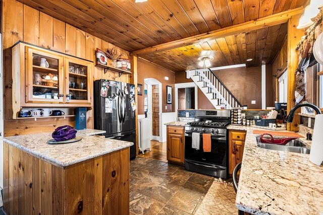 98 Pleasant St, Ayer, MA 01432