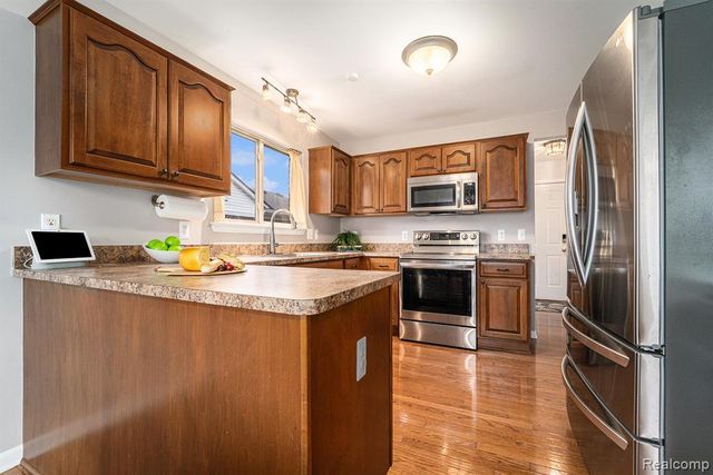 42415 Colorado Drive, Clinton Township, MI 48036