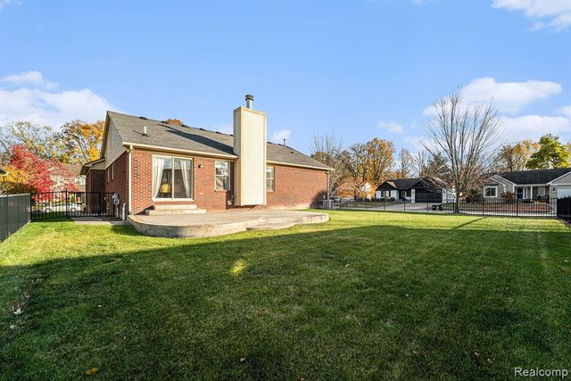 42415 Colorado Drive, Clinton Township, MI 48036