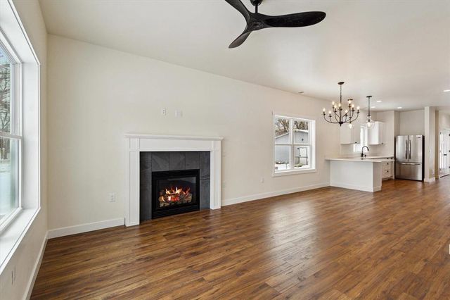 1402 E Road 3, Edgerton, WI 53534