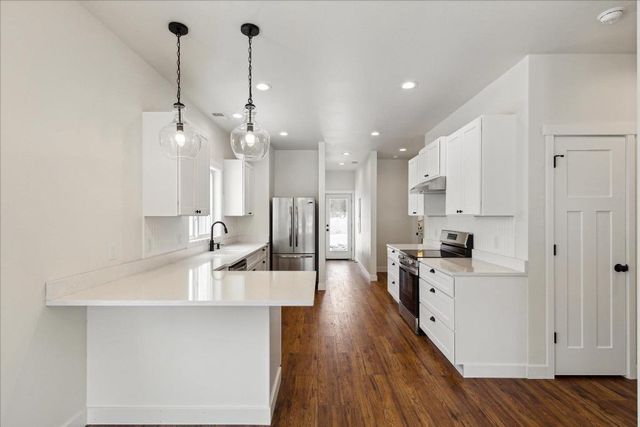 1402 E Road 3, Edgerton, WI 53534